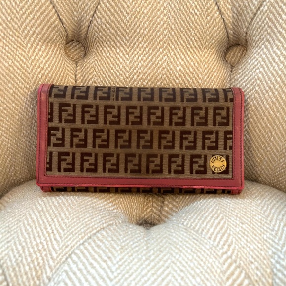Authentic Fendi Zucchino Canvas Pink Leather Bifold Wallet - Picture 2 of 11